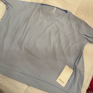 NWT LULULEMON T-Shirt